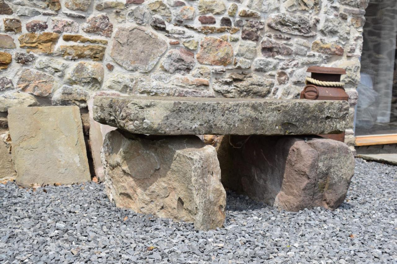 Cowshed In The Black Mountains أبرجافني المظهر الخارجي الصورة