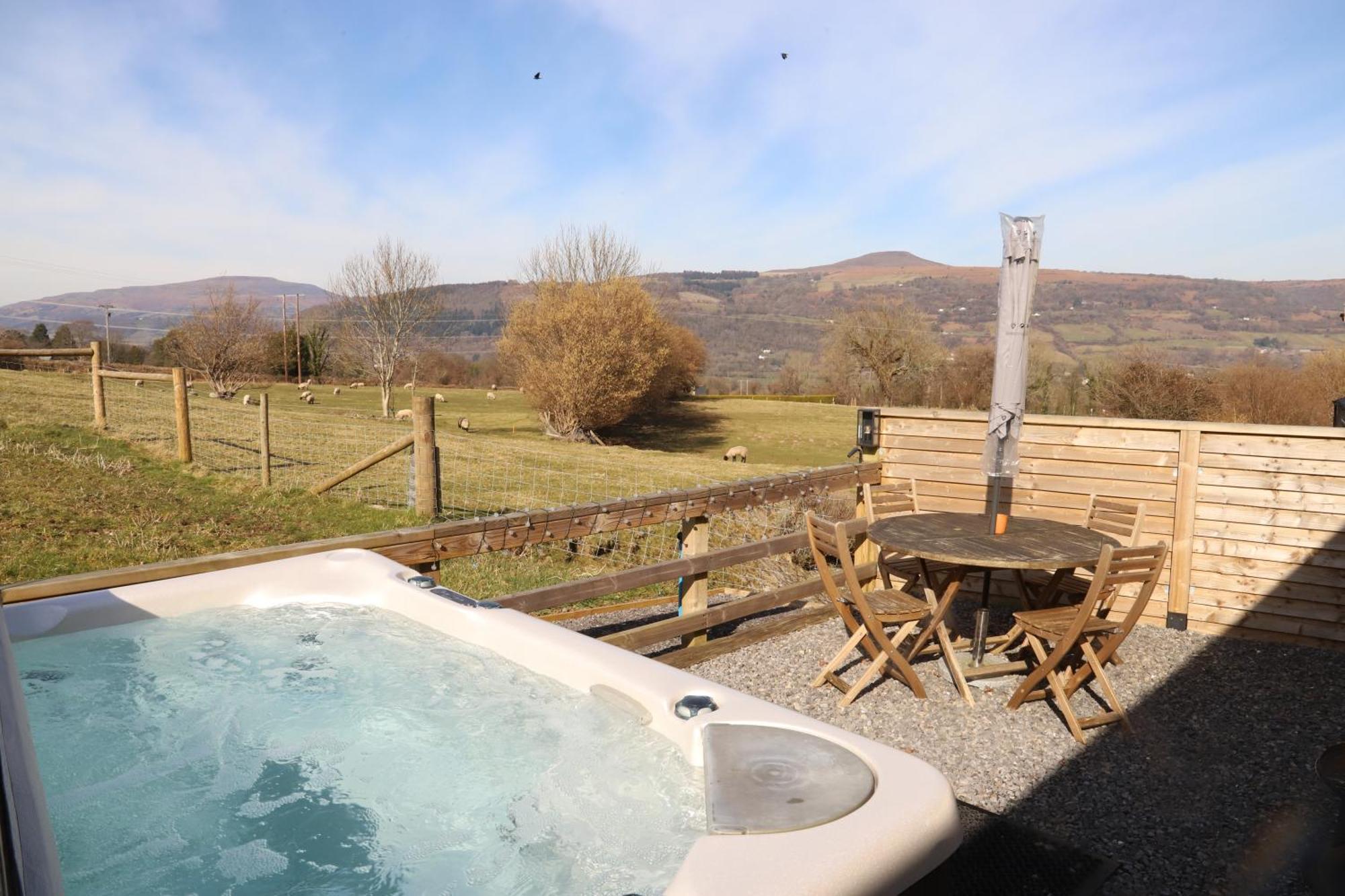 Cowshed In The Black Mountains أبرجافني المظهر الخارجي الصورة